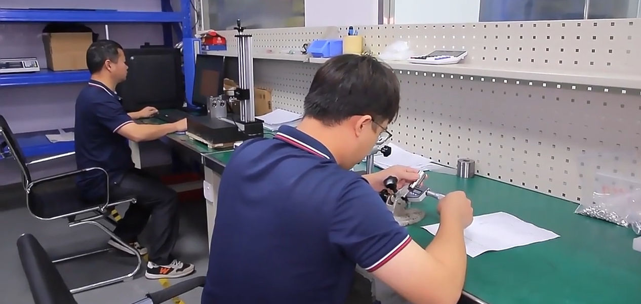 Dongguan Zhongwei Metal Products Co., Ltd linia produkcyjna producenta